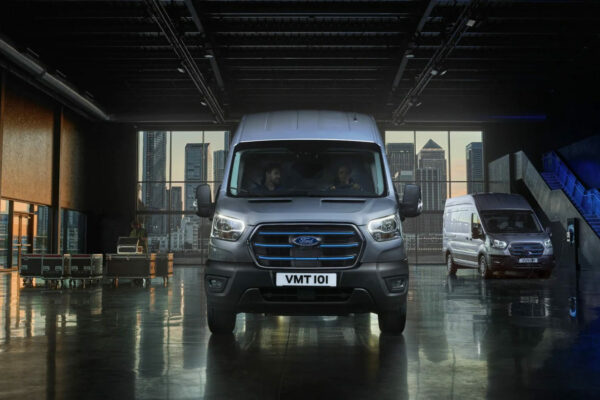 ford-eu-e_transit-Shot_05_V363_ETransit_Head_On_Static_3_3_16x9-2160x1215.jpg.renditions.extra-large ford-eu-e_transit-Shot_05_V363_ETransit_Head_On_Static_3_3_16x9-2160x1215.jpg.renditions.extra-large