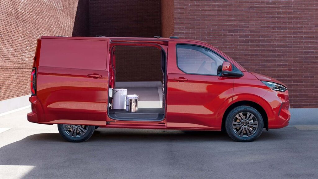 ford-Transit_Limited-eu-ford-Profile_View_Doors_Open_Static_Talent-16x9-2160x1215.jpg.renditions.extra-large