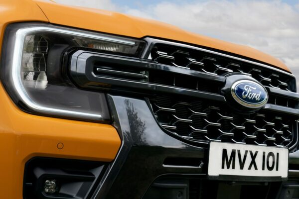 09_P703_Wildtrak_Ext_Headlight_Grille_Static_0020_V5-16x9-2160x1215-sog.jpg.renditions.original 09_P703_Wildtrak_Ext_Headlight_Grille_Static_0020_V5-16x9-2160x1215-sog.jpg.renditions.original