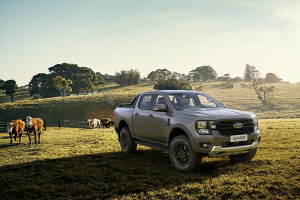 ford-ranger-eu-P703_EU_TREMOR_F34_Farmyard_Retail_Plate-16x9-2160x1215.jpg.renditions.original ford-ranger-eu-P703_EU_TREMOR_F34_Farmyard_Retail_Plate-16x9-2160x1215.jpg.renditions.original