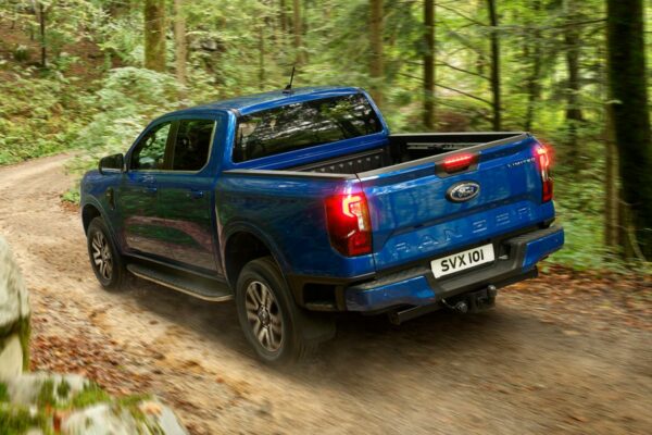 ford-raptor-eu-05_P703_Limited_Ext_Rear_3_4_Dynamic_w4a-9x8-1200x1066-sog.jpg.renditions.original ford-raptor-eu-05_P703_Limited_Ext_Rear_3_4_Dynamic_w4a-9x8-1200x1066-sog.jpg.renditions.original