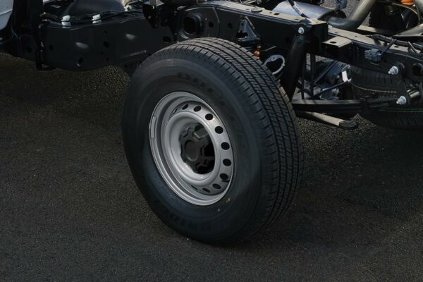 ford-raptor-eu-05_P703_XL_Chassis_Ext_Rr_Elevated_Static_2a-16x9-1200x1066-sog.jpg.renditions.original ford-raptor-eu-05_P703_XL_Chassis_Ext_Rr_Elevated_Static_2a-16x9-1200x1066-sog.jpg.renditions.original