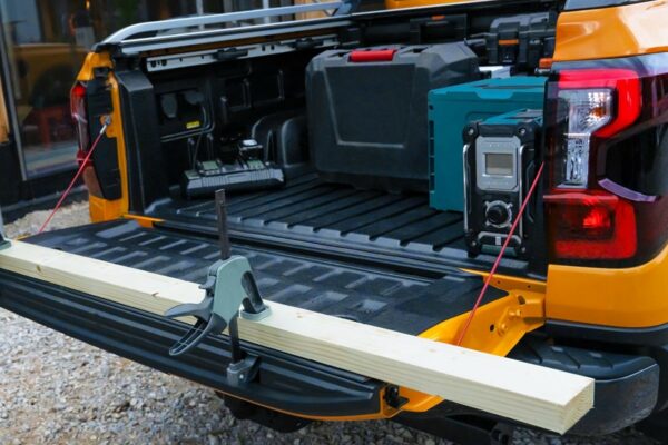 ford-raptor-eu-Extras_12_P703_Tailgate_Workbench-9x8-1200x1066-sog.jpg.renditions.original ford-raptor-eu-Extras_12_P703_Tailgate_Workbench-9x8-1200x1066-sog.jpg.renditions.original