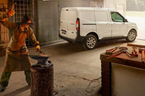 ford-transit-eu-09_V769_Transit-_Courier_Ext_Rr_3-4_Static-16x9-2160x1215.jpg.renditions.small ford-transit-eu-09_V769_Transit-_Courier_Ext_Rr_3-4_Static-16x9-2160x1215.jpg.renditions.small