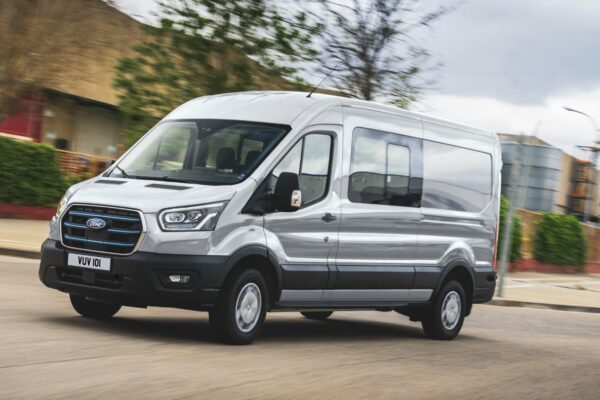 ford-e-transit-doppia-cabina-laterale ford-e-transit-doppia-cabina-laterale
