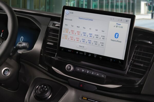 ford-e-transit-doppia-cabina-sync ford-e-transit-doppia-cabina-sync